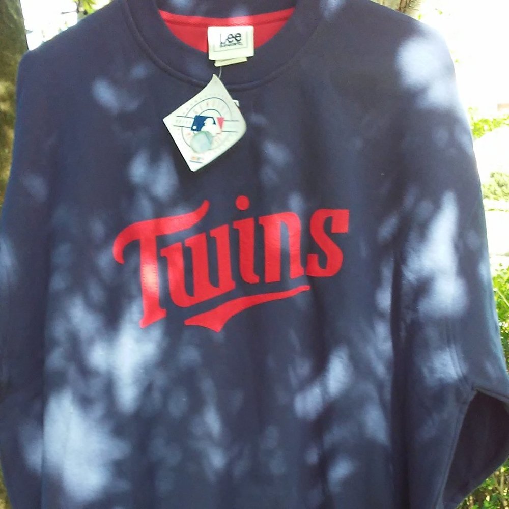 XL Men Blue With Twins in Red Sweatshirt